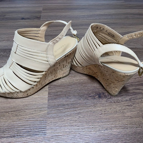 Nude Wedges - Picture 2 of 6